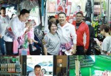 ปทุมธานี เต๋า ศุภชัย ผู้สมัคร ส.ส.เบอร์ 1 เพื่อไทย ลุยหาเสียงพ่อค้าแม่ค้าเมืองปทุมฯ อ้อนเพื่อไทยทำได้ มั่นใจทวงเก้าอี้คืน หลังคะแนนนิยมพุ่งปรี๊ด